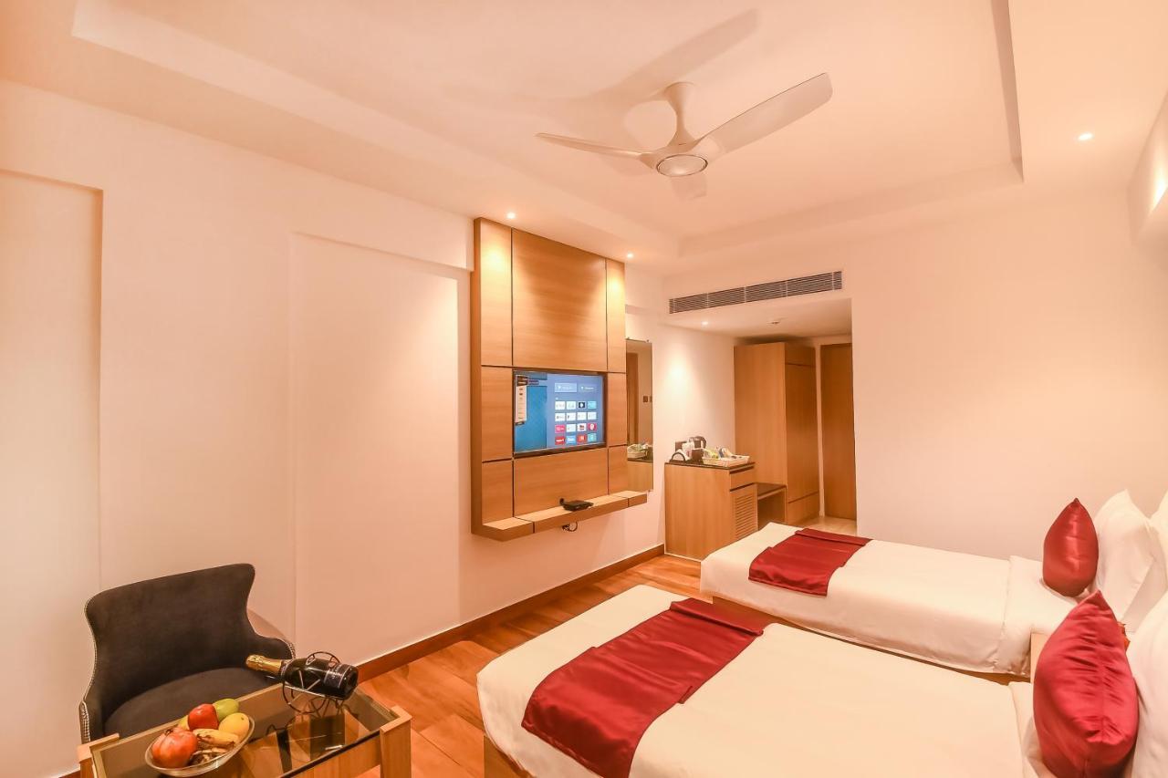 Emerald Clarks Inn Suites Mysore Ngoại thất bức ảnh