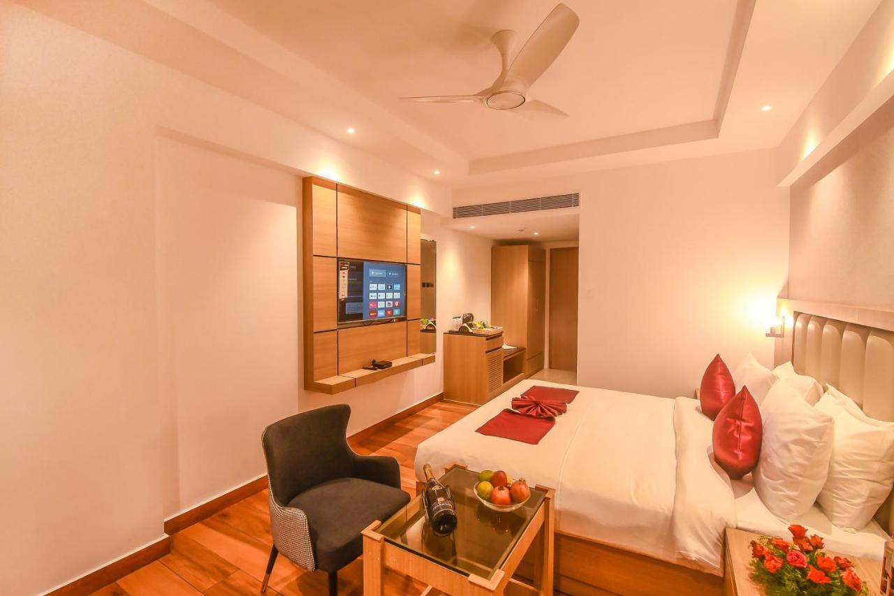 Emerald Clarks Inn Suites Mysore Ngoại thất bức ảnh