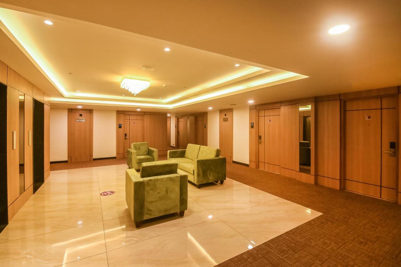 Emerald Clarks Inn Suites Mysore Ngoại thất bức ảnh