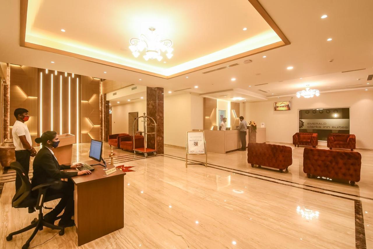 Emerald Clarks Inn Suites Mysore Ngoại thất bức ảnh