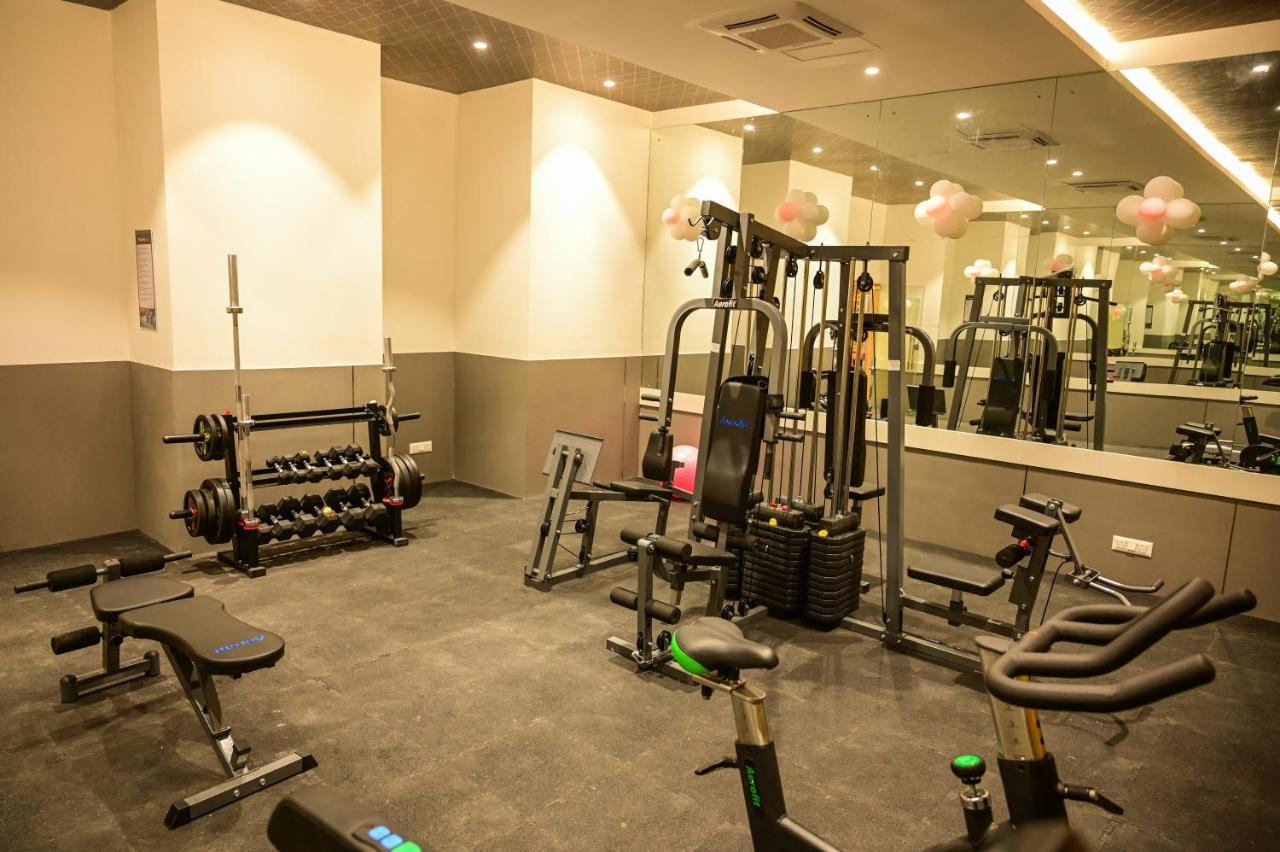 Emerald Clarks Inn Suites Mysore Ngoại thất bức ảnh